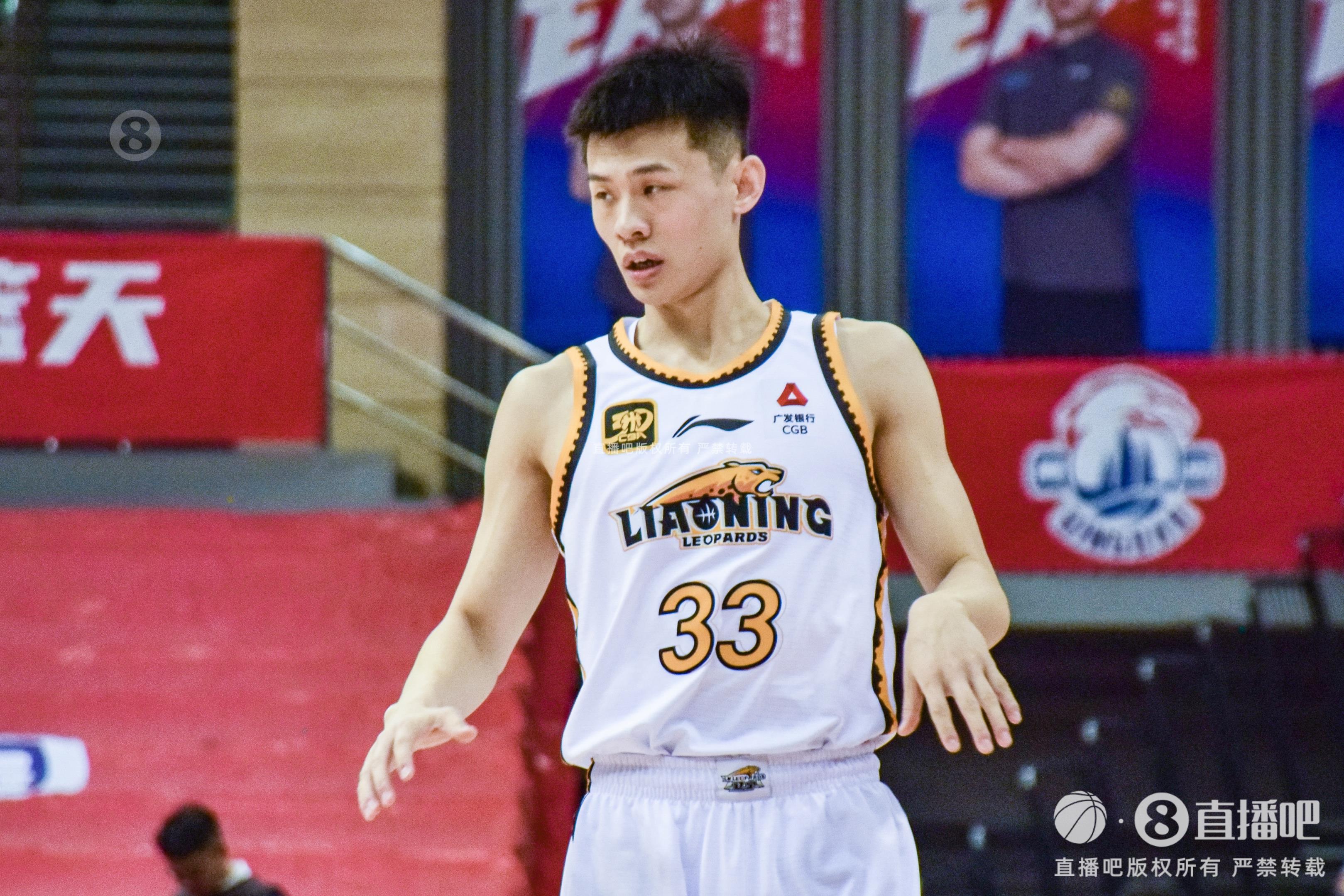 盡力了！王嵐嵚末節(jié)2記三分 全場(chǎng)18分鐘4中3拿到10分